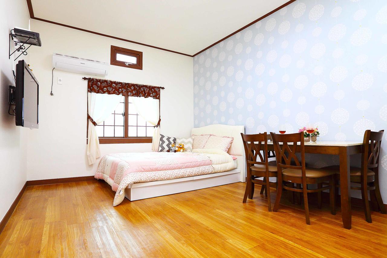 Gyeryonggil Pension Чечжу Екстер'єр фото